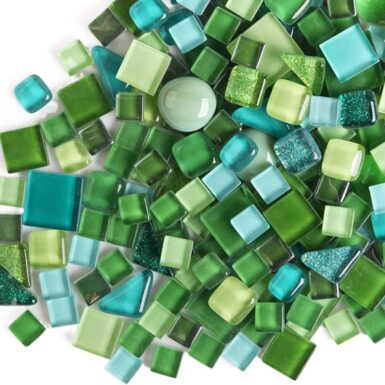 BTMIEY 500g Onregelmatige Crystal Mozaïek Tegels, Kleine Deeltje Kleur Decal Kristal Glas Tegel DIY Hobby's Kinderen Handgemaakte Crystal Craft voor DIY Handgemaakte Decoratieve Materialen (Groene Serie)